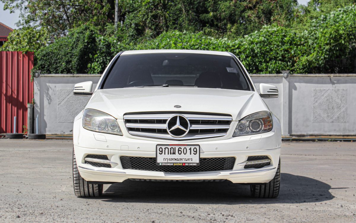 Mercedes-Benz-C200-CGI-AT2010(01)