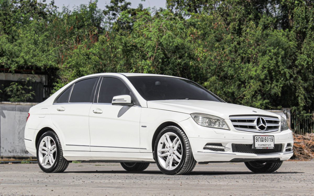 Mercedes-Benz-C200-CGI-AT2010(05)