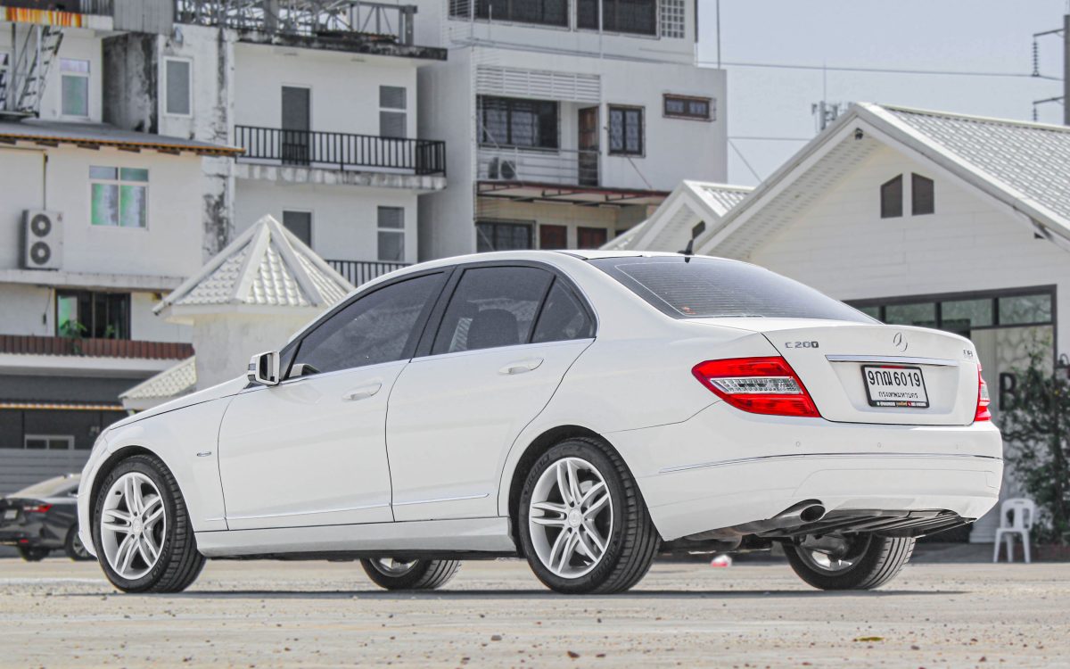 Mercedes-Benz-C200-CGI-AT2010(08)